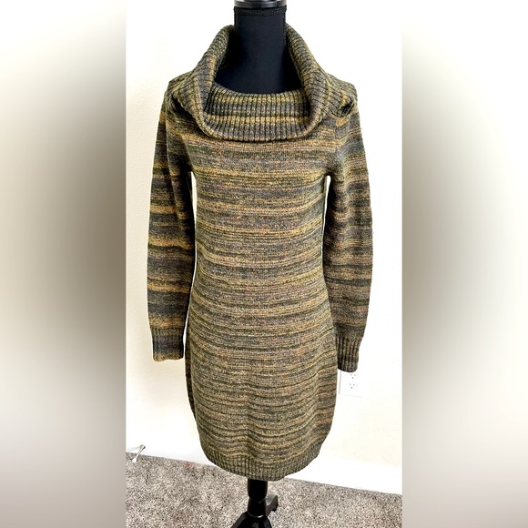 Maggy London turtle neck long sleeves sweater dress unused size Medium - Picture 1 of 12